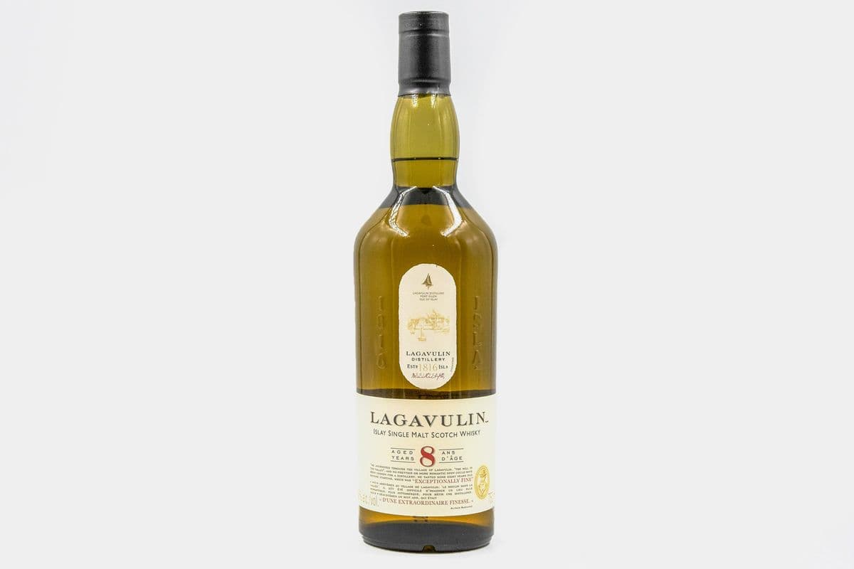 Lagavulin 8 Year Old (750 ml) (1 x 750ml)