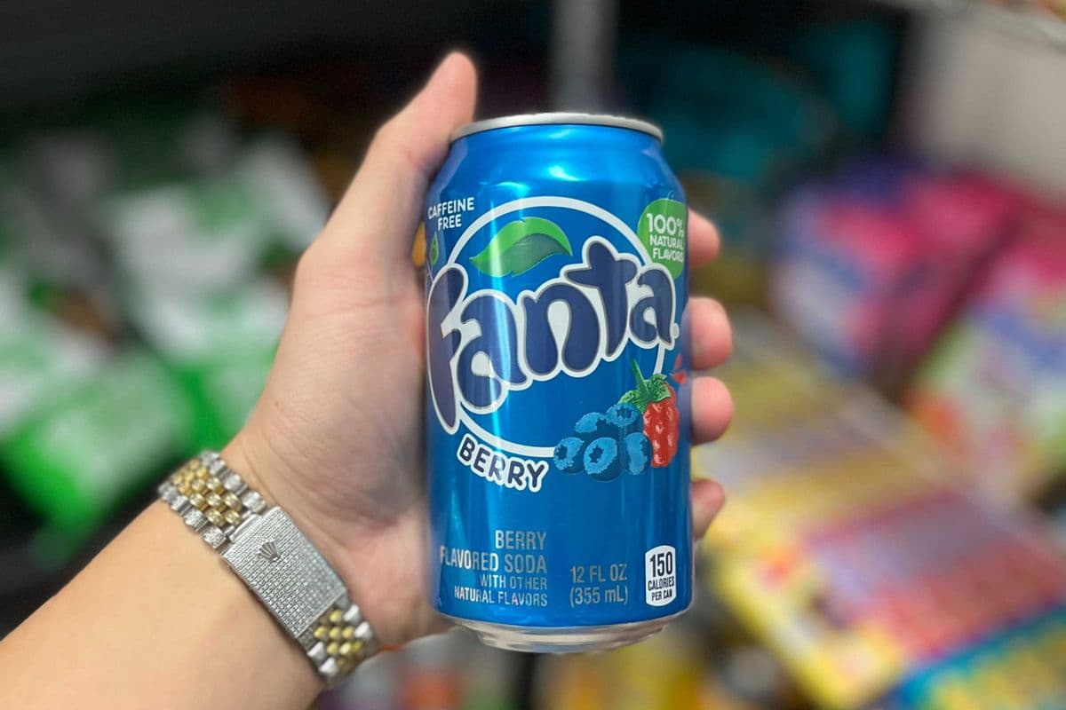 (US) Fanta Berry (355mL) (150 Cal)