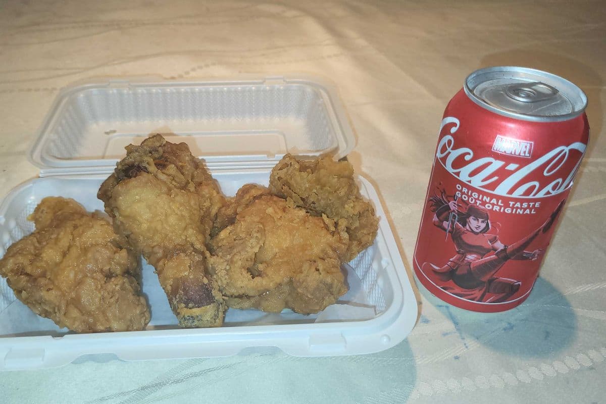 Deep Fried Chicken (2x Drum Sticks + Thigh) + Soft Drink