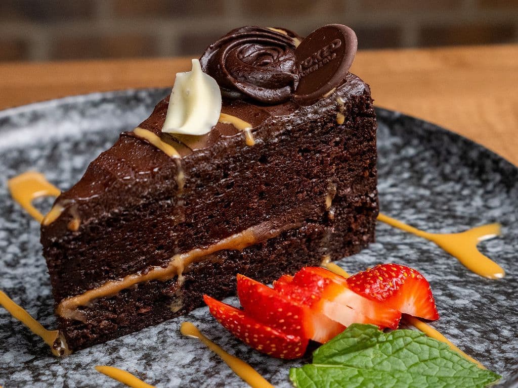 Salted chocolate Caramel Cake