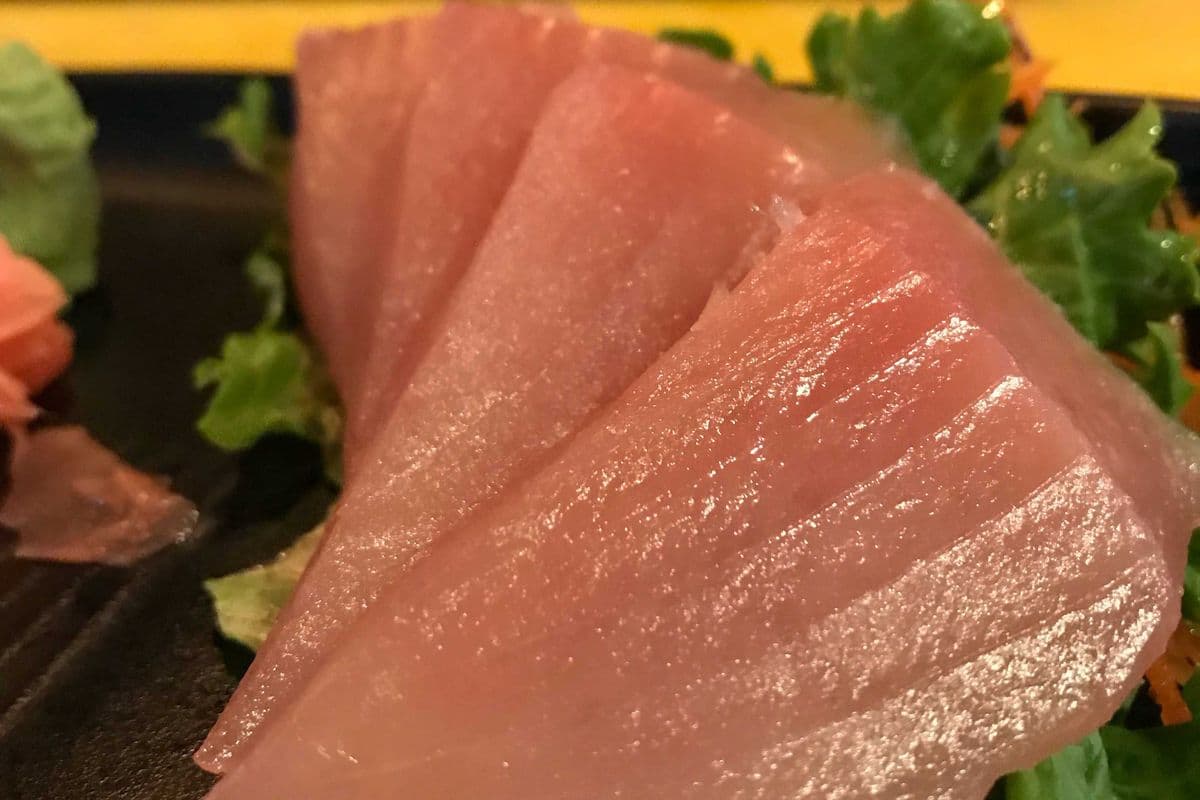 132. Half Tuna Sashimi (4 pcs)