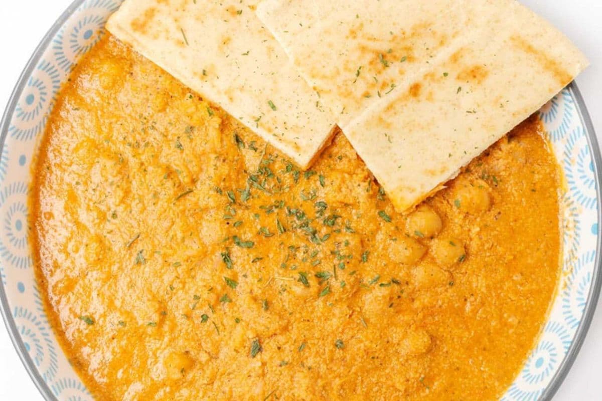 Saucy Butter Chickpeas