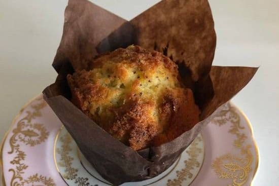Lemon Poppyseed Muffin