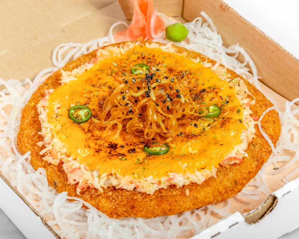 SCORCHING SCALLOP SUSHI PIZZA