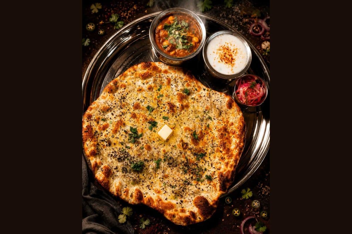 Amritsari Kulcha with Chhole