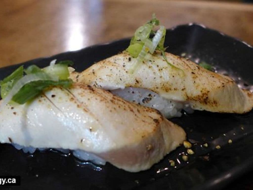 Torched White Tuna Sushi 2pcs