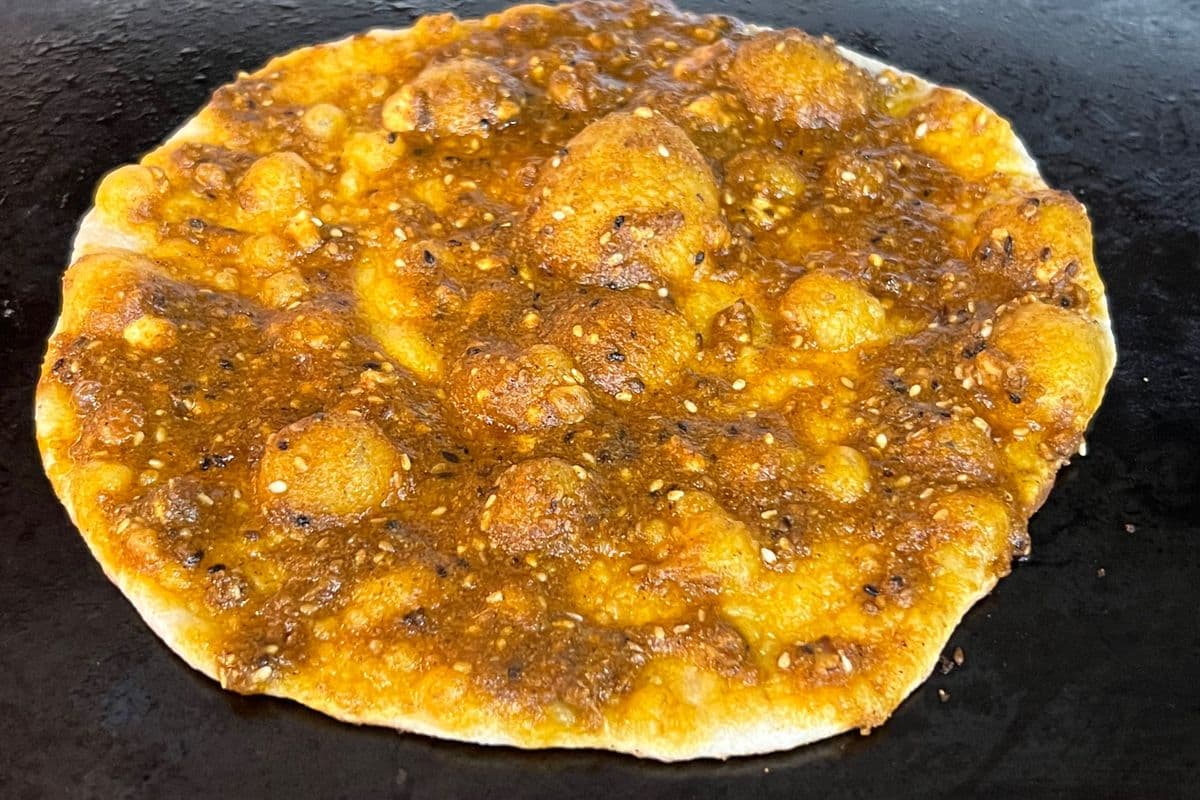 kishk red pepper manakish (10 inch)