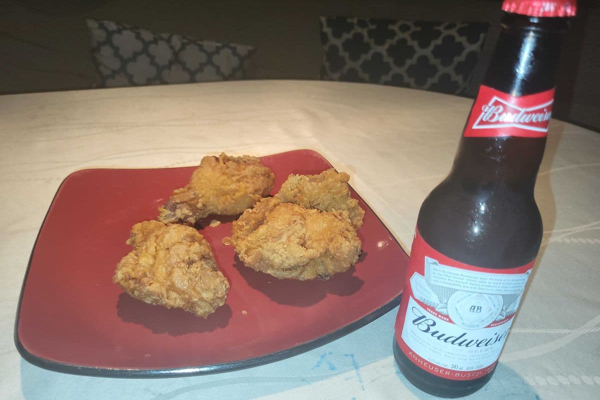 Deep Fried Chicken (2x Drum Sticks + 2x Thighs) + Cold Beer