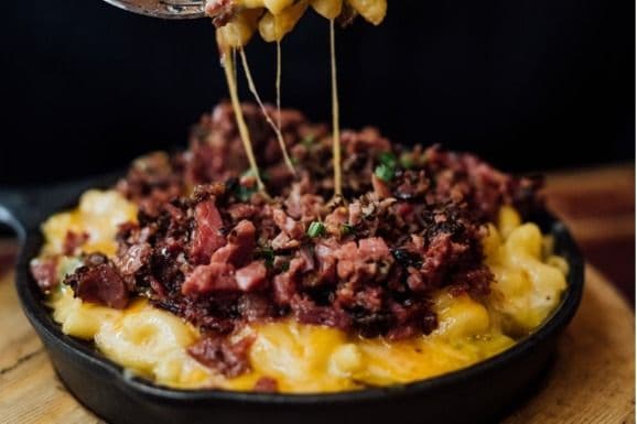 Macaroni aux fromages et viande fumée // Smoked Meat Mac & Cheese