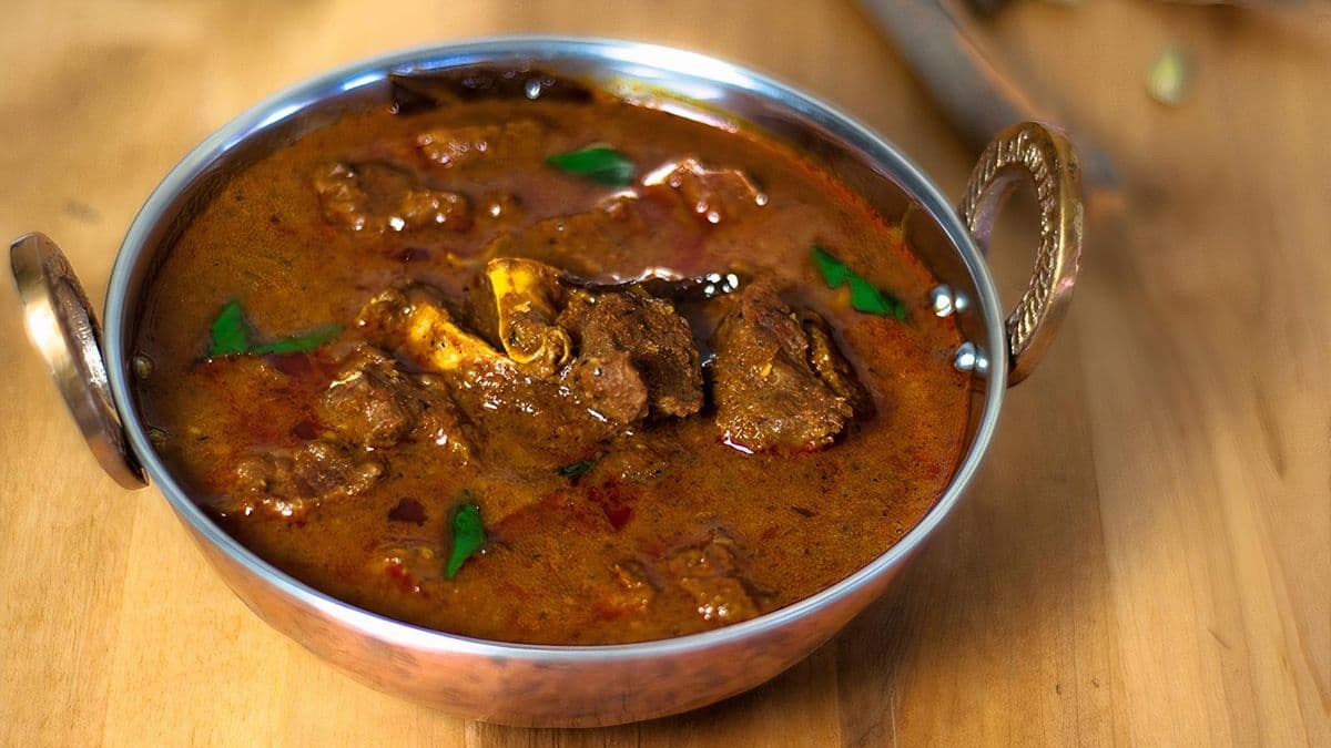 12-8-2 Masala Goat Curry Bowl/ Pappad /Pop - Combo