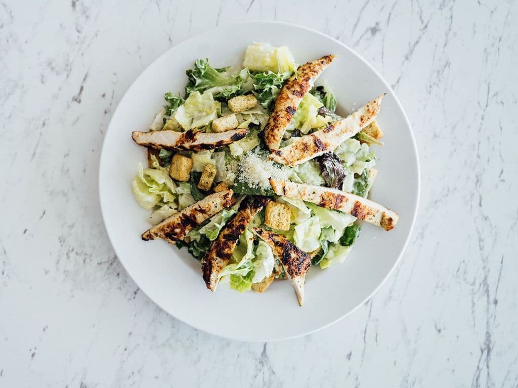 Salade César avec Poulet Grillé / Caesar Salad with Grilled Chicken