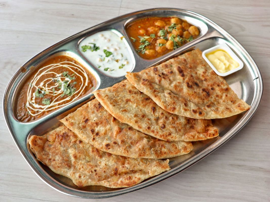 Royal Parantha Thali (Non Veg Curry+ Aloo Parantha+ Gulaab Jamun)