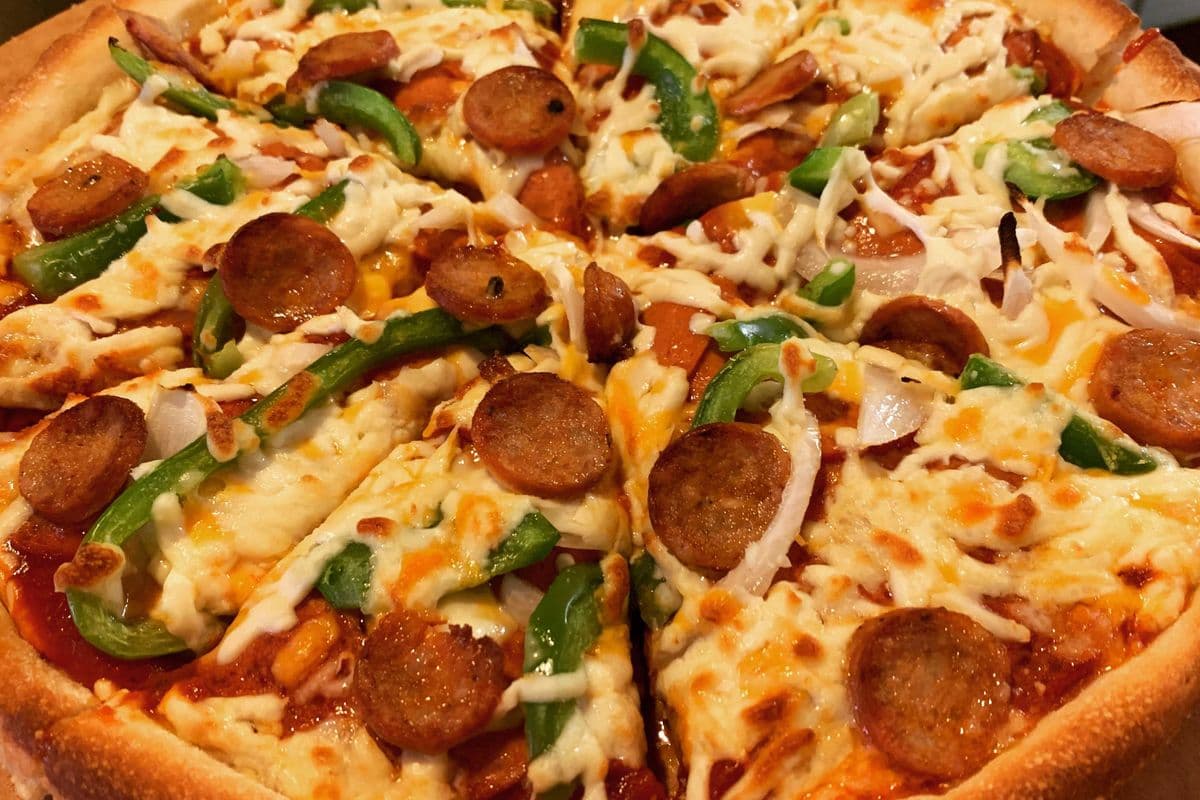 14" Large Jan's Favourite Pizza