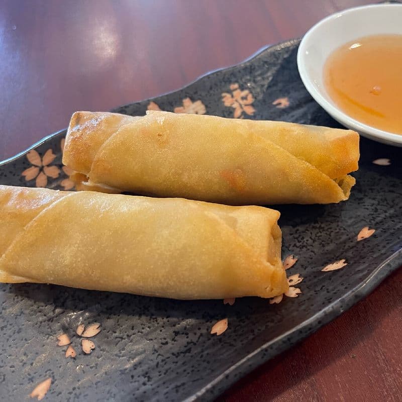 12. Végé rouleaux impériaux / 12. Veggie Imperial Rolls