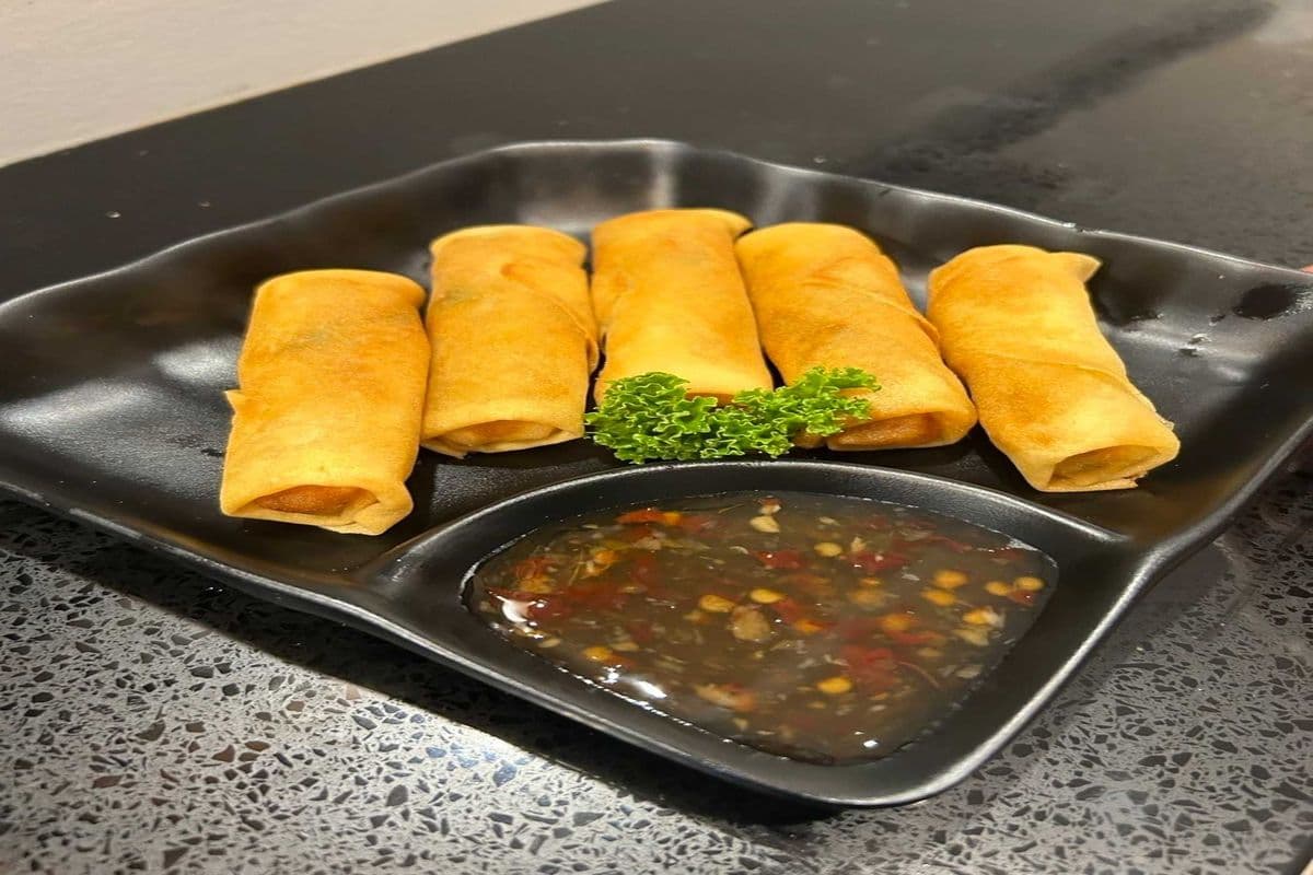 Deep Fried Vegetable Spring Roll (6 pcs)