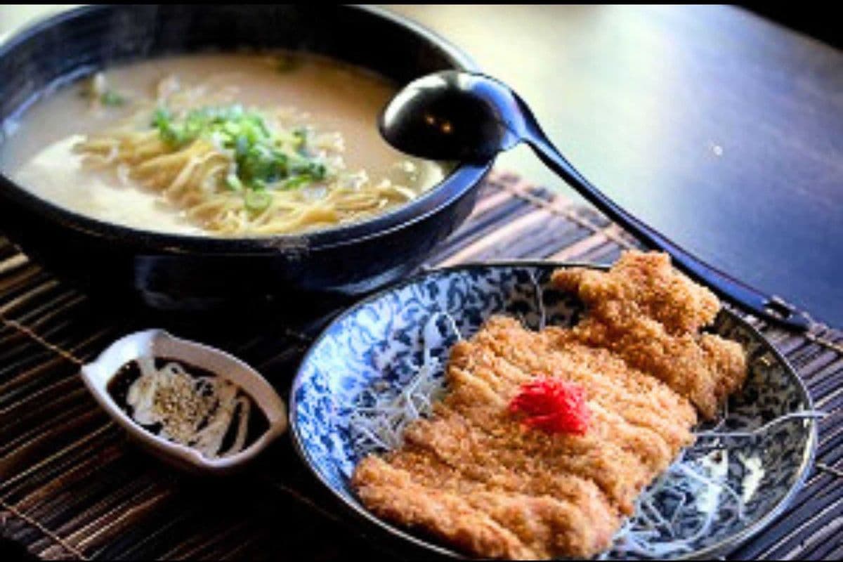 Ramen in Deep Fried Panko Bread Crumb Pork Cutlet 和風炸豬排拉麵