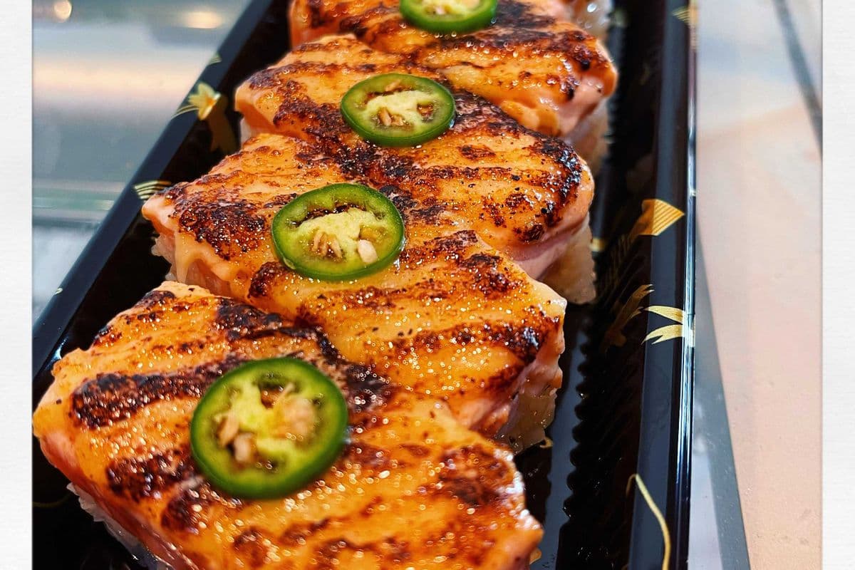 Aburi Salmon Oshi