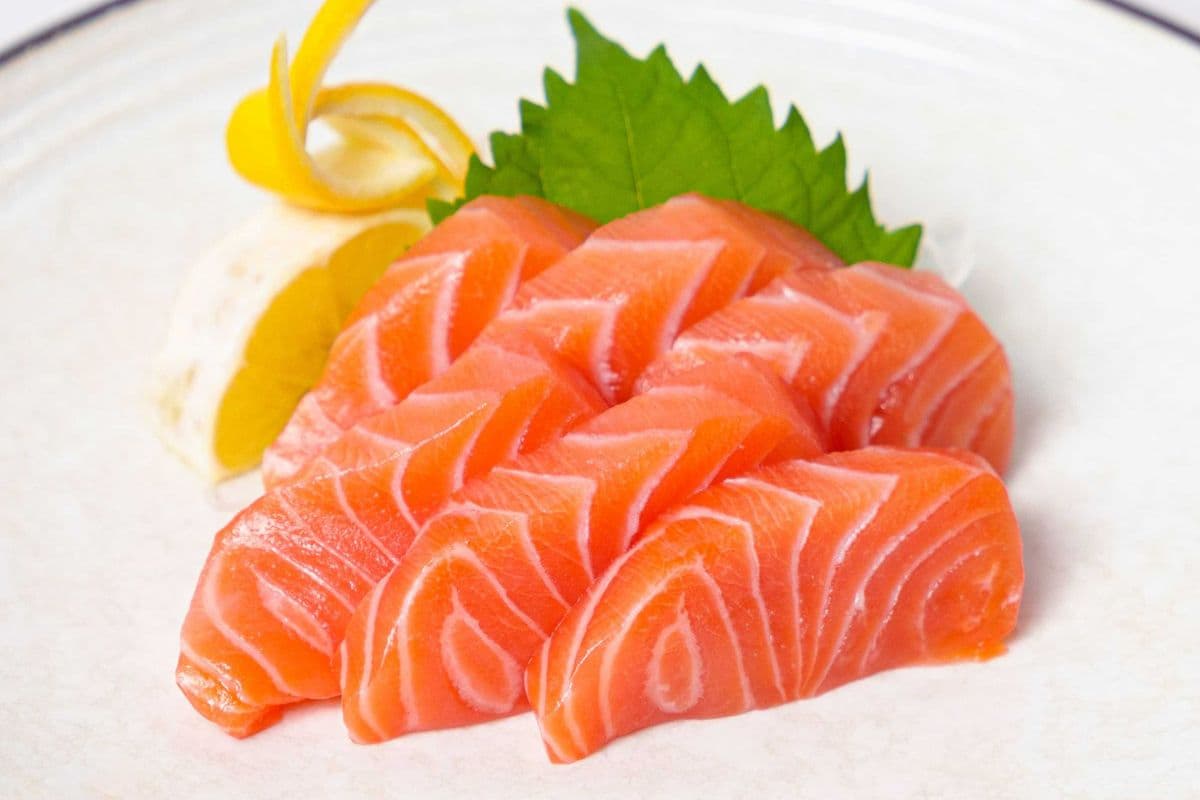 Atlantic Salmon (Sake) Sashimi (6 pcs)