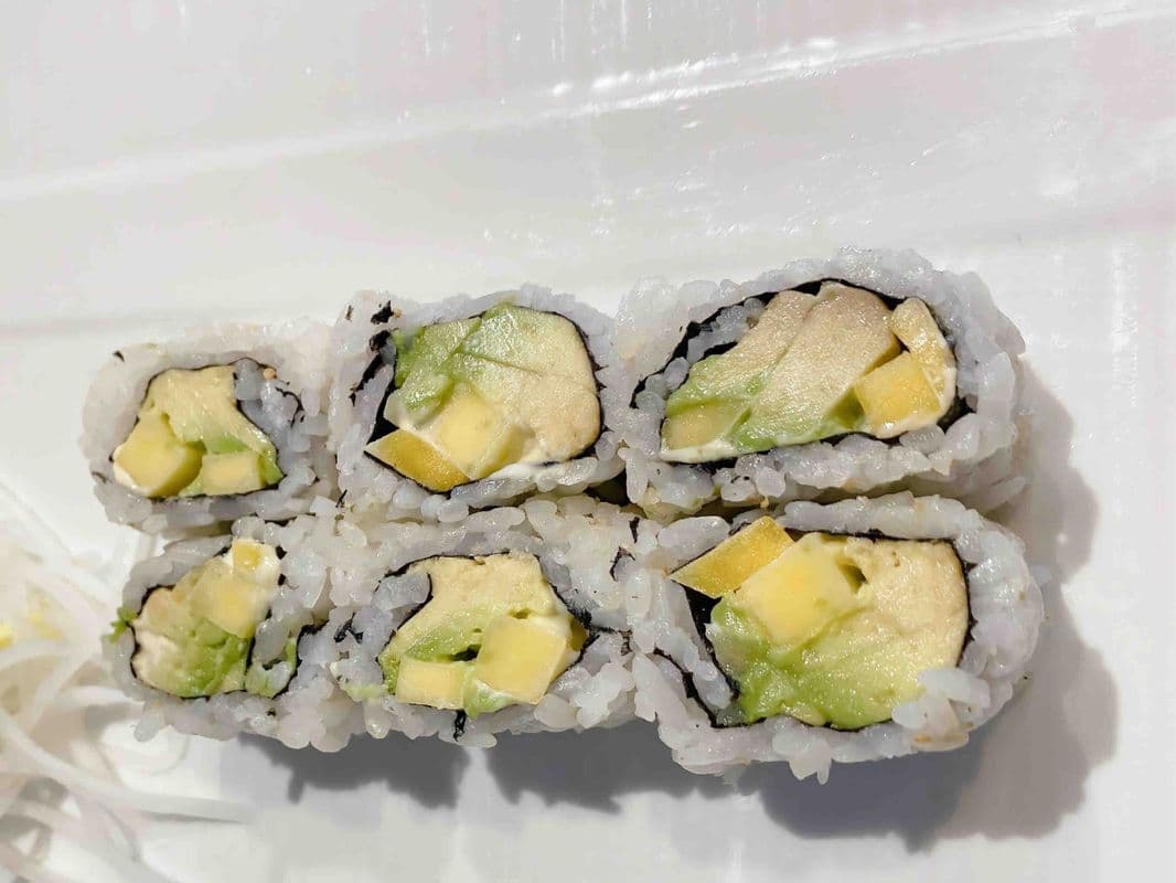 Mango & Avocado Roll R20 Rouleau De Mangue Et Avocat