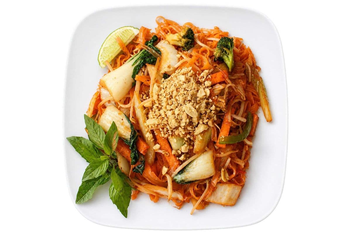 V8. Vegetable and Tofu Pad Thai