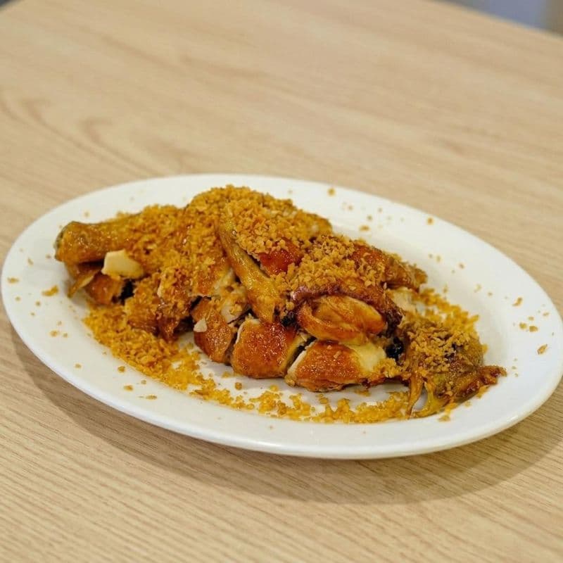 Deep Fried Crispy Skin Chicken (Half) / 脆皮風沙雞 (半隻)