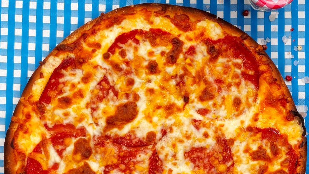 Large Pepperoni Pizza (14inches round)