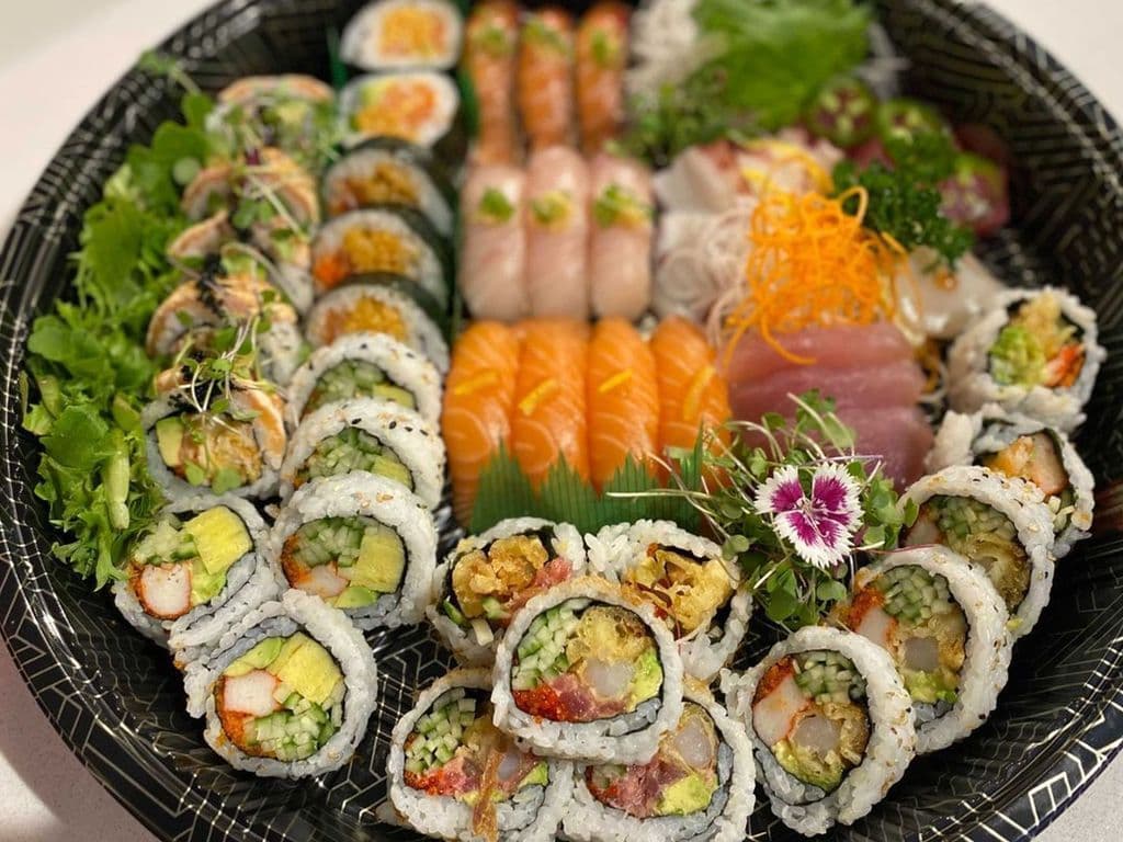 Combo au sashimi nigiri maki (50 mcx) / Sashimi Nigiri Maki Combo (50 pcs)