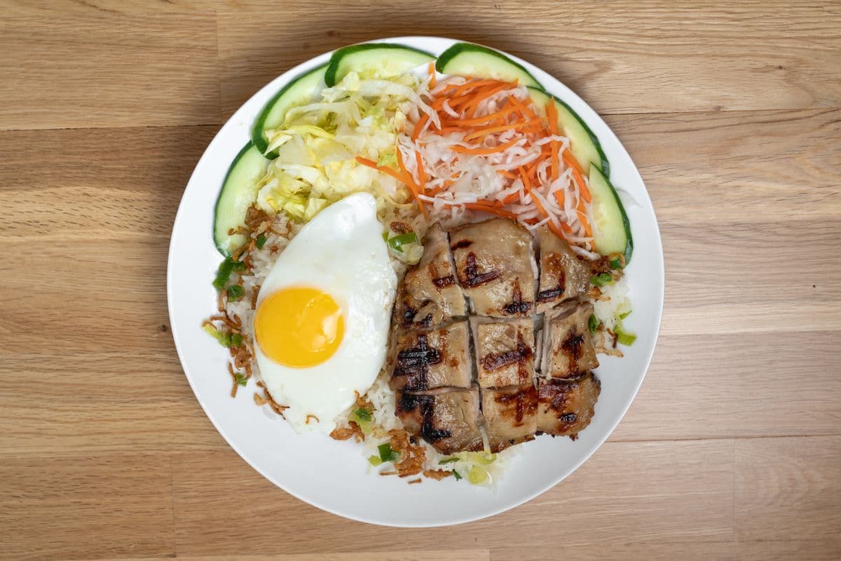 19. Grilled Lemongrass Chicken with Steamed Rice - Com Ga Uop Xa Trung