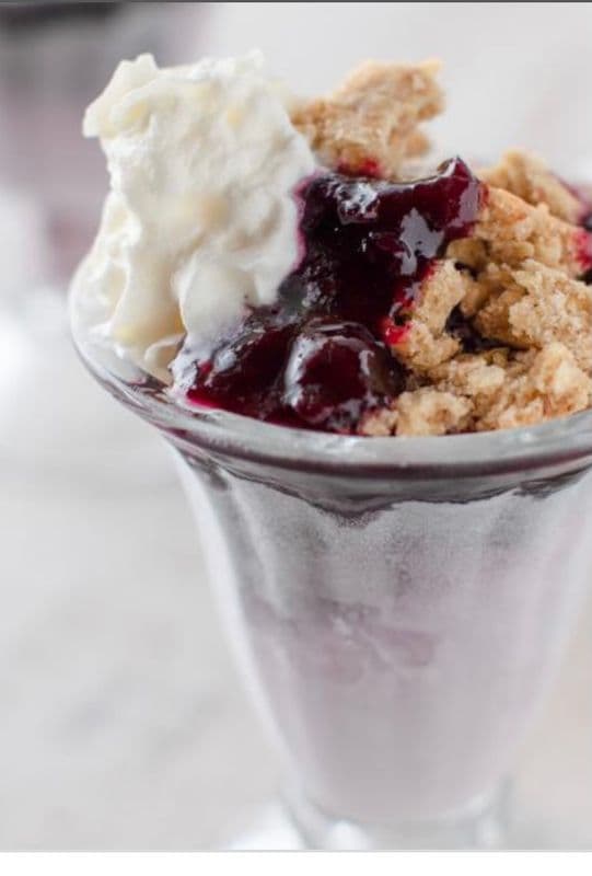 Blueberry sundae
