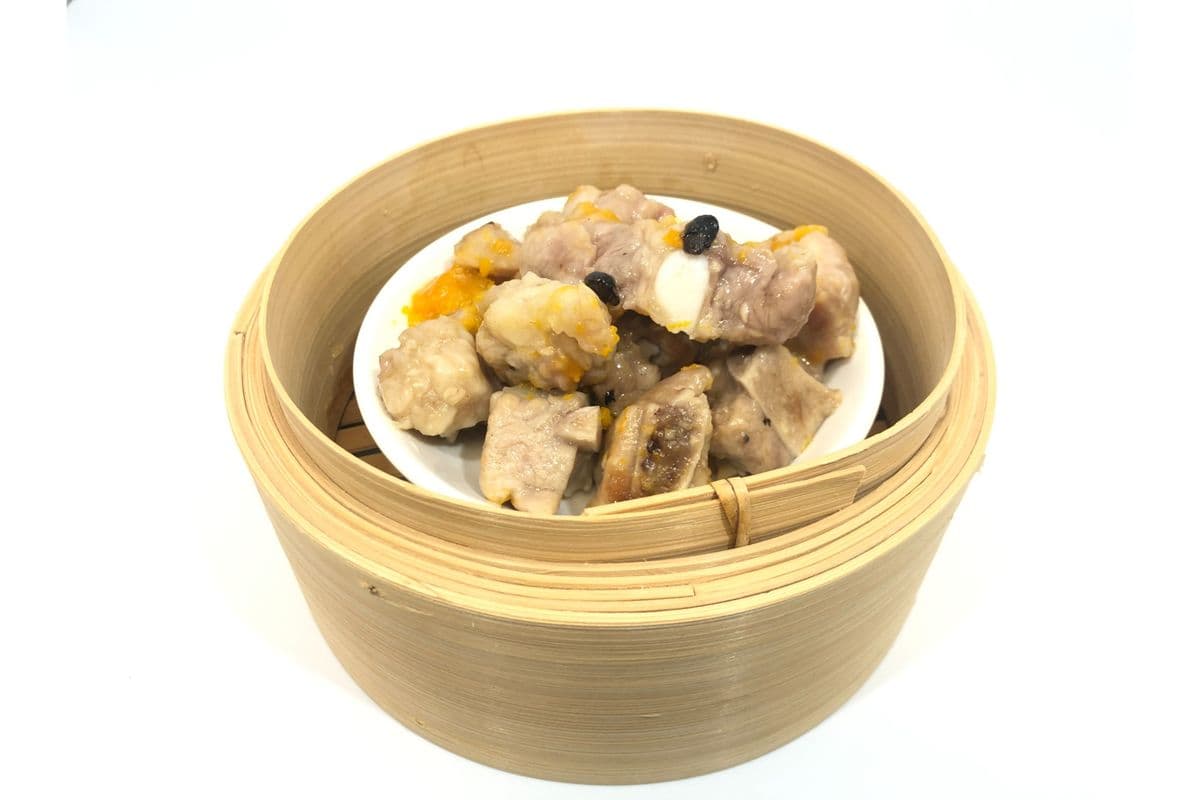 409. Steamed Spareribs with Garlic Sauce
