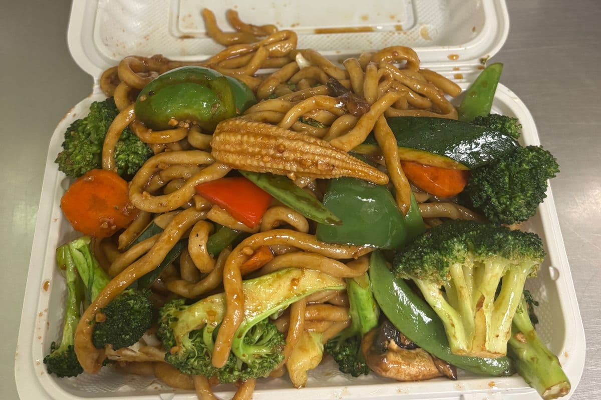 N1. Shanghai Noodles with Mixed Vegetables