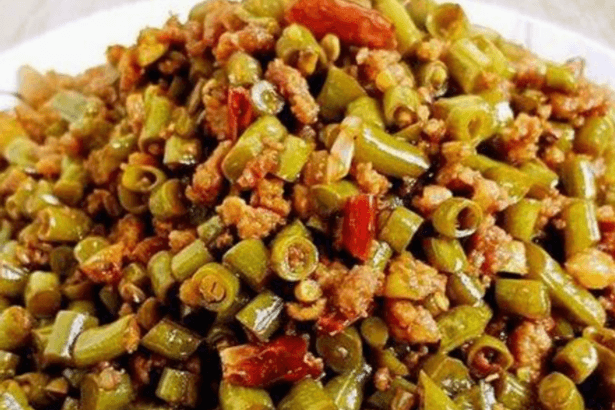 肉末酸豆角 / Minced Meat with Sour Beans