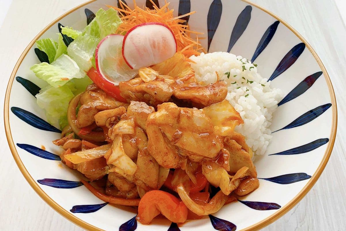 R3. Dakgalbi Chicken Bowl