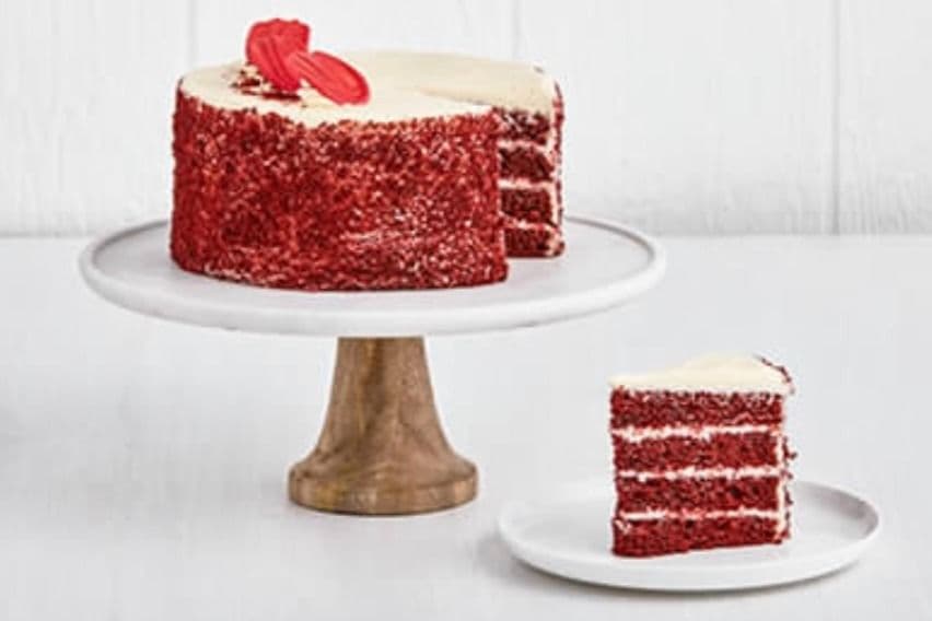 Red Velvet Cheesecake - Cake Slice