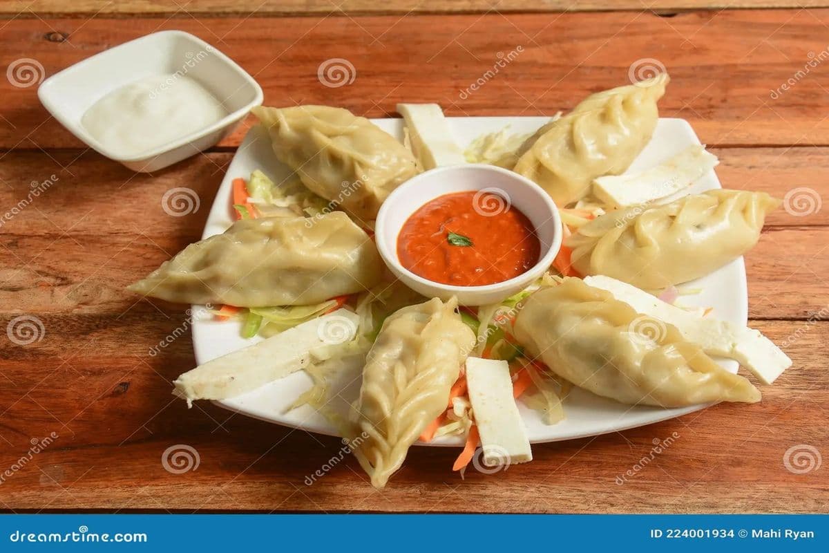Paneer Nepali Momos (Steamed) (8pcs)