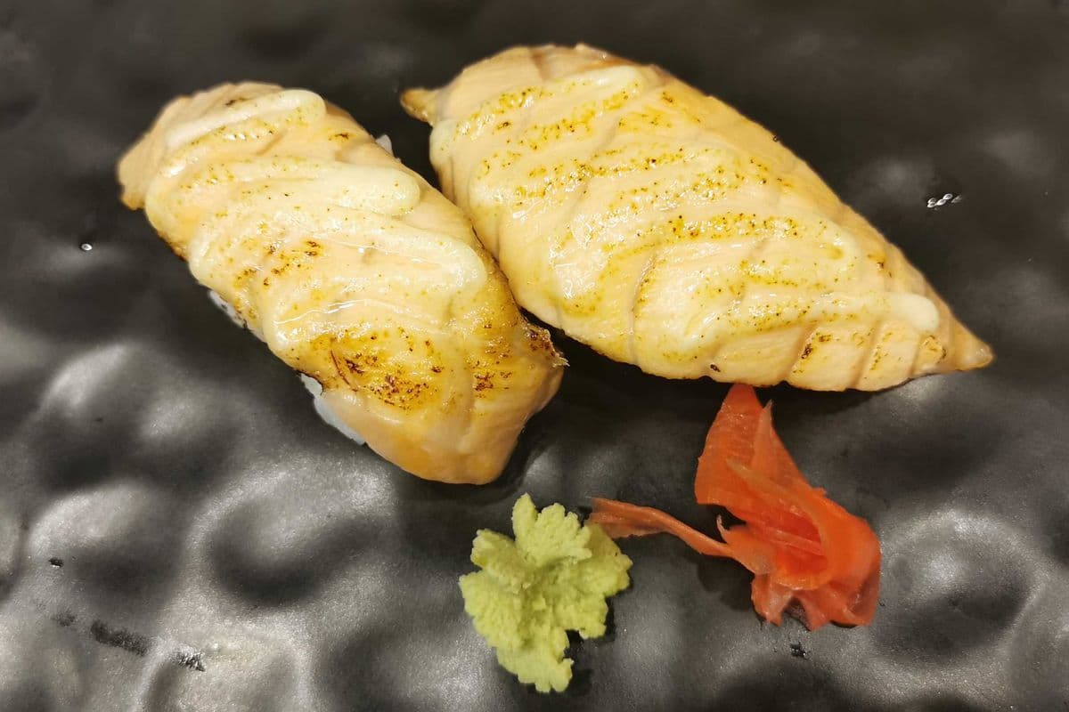 Salmon sushi 三文鱼寿司