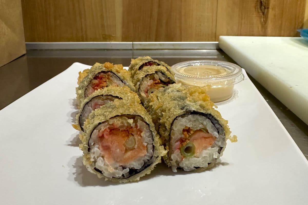 70A. Rouleau spécialité du chef Dragon Ball (8 mcx) / Dragon Ball Chef's Specialty Roll (8 pcs)