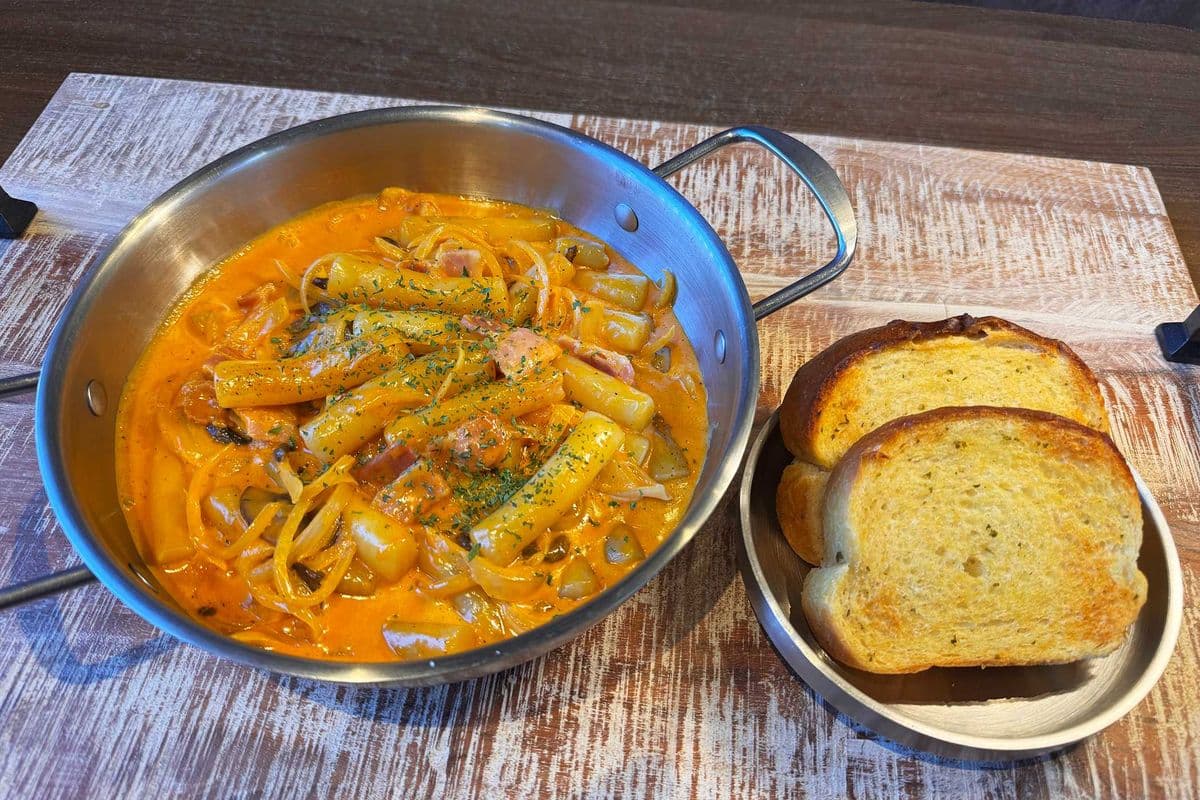 Bul Dak Cream Tteokbokki|불닭 크림 떡볶이