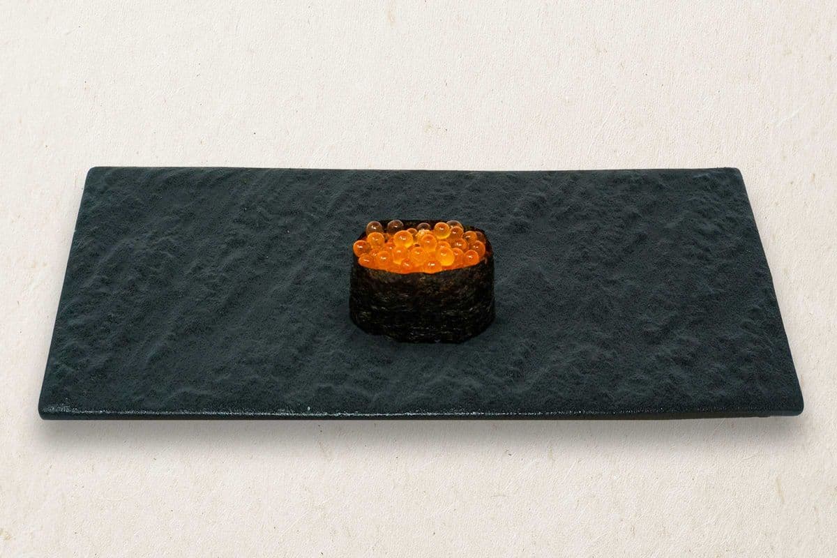 Ikura Sushi (1 pc)
