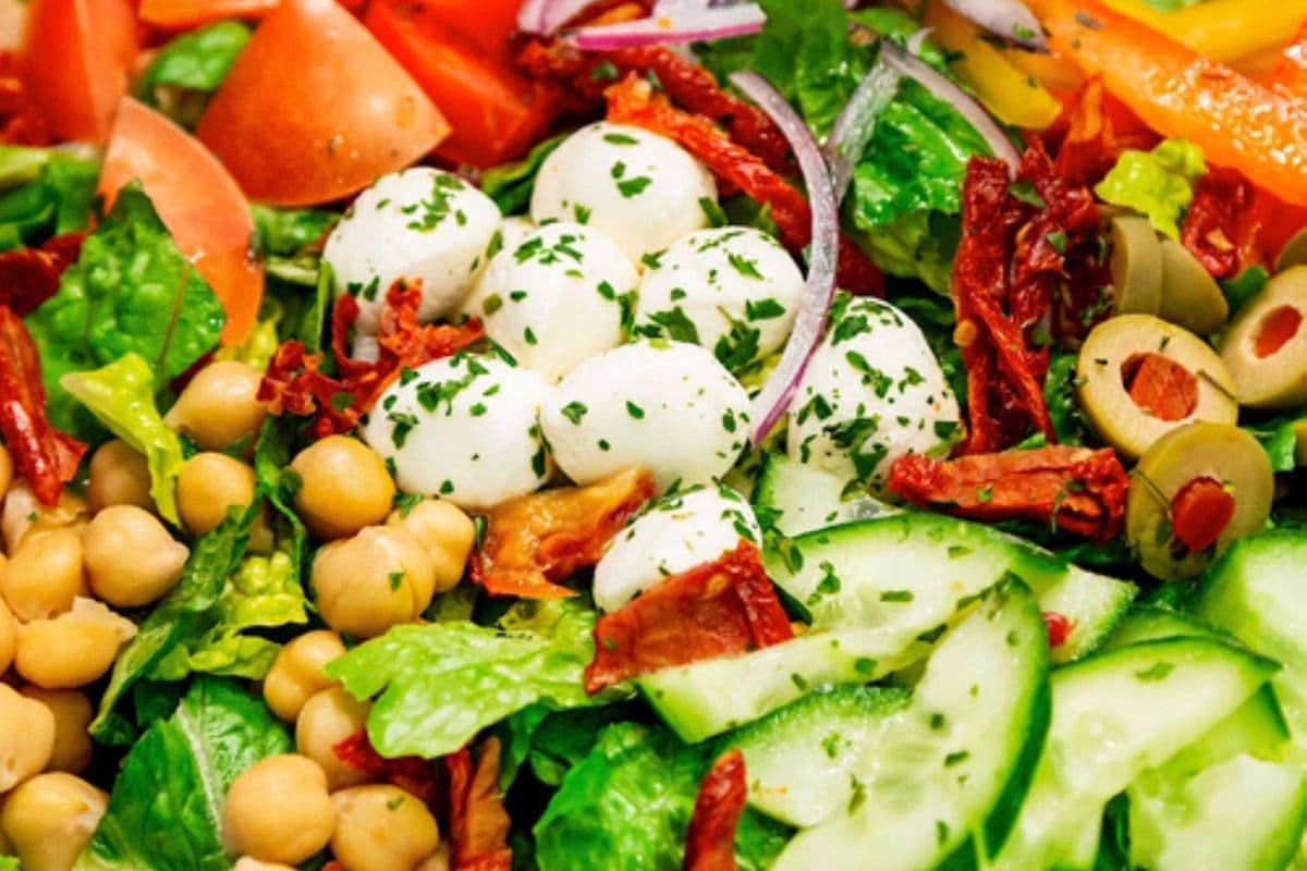 Large Very Mediterranean Salad
