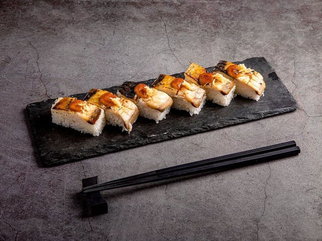 Mackerel Sushi (6pcs)