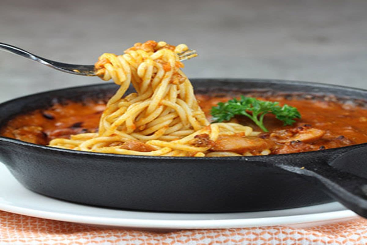 C02. Minced Beef and Ham Baked in Cheese and Tomato Sauce with Spaghetti