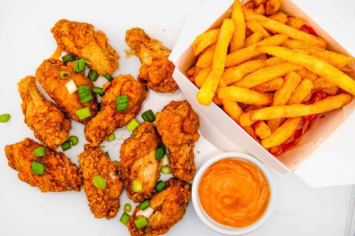 Green Onion Chicken Wings and Fries Combo