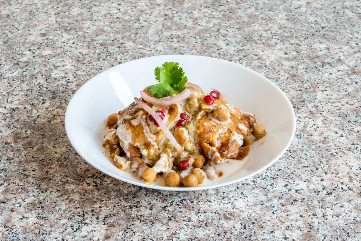 Samosa Chaat (2 samosa in chaat)