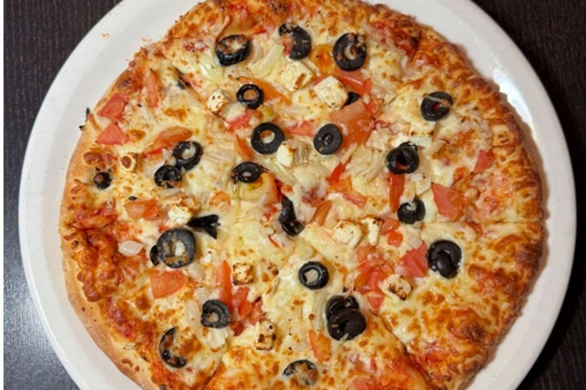 Medium Greek Pizza