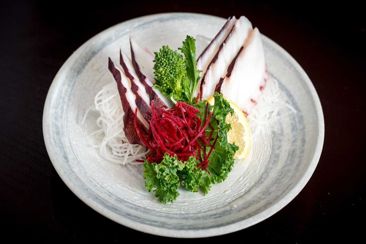 Tako Sashimi (6 pcs)