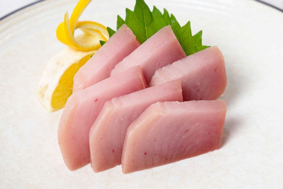 Albacore Tuna (Maguro) Sashimi (6 pcs)