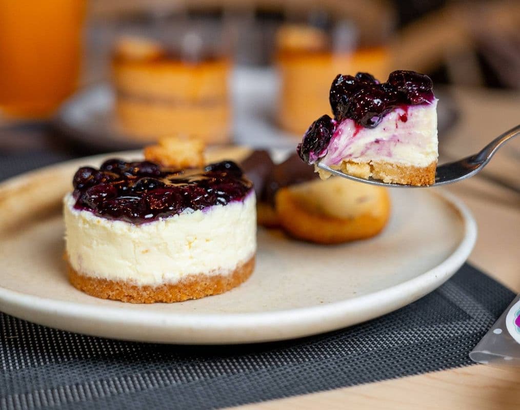 Cheese Cake with Blueberry Sauce