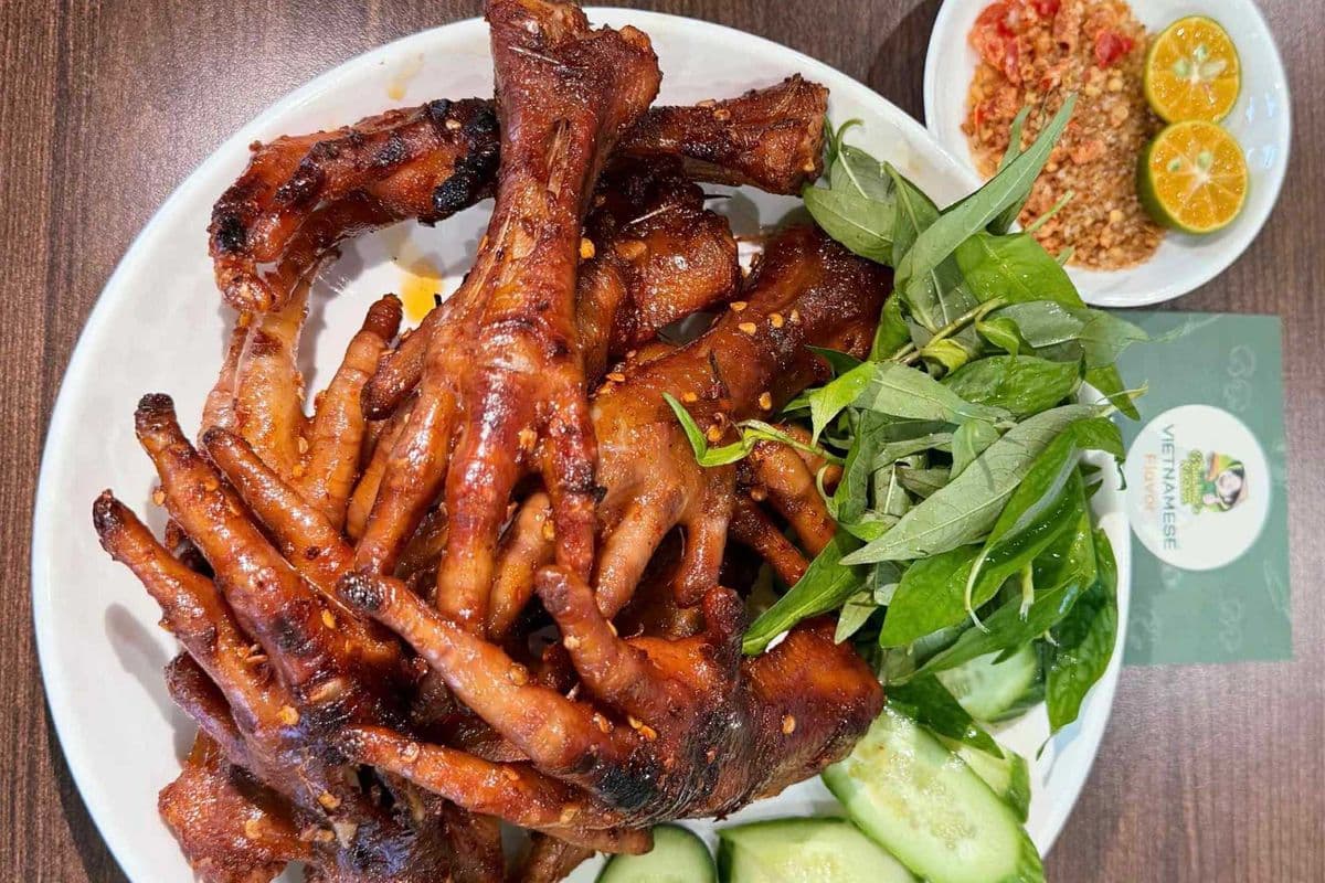 Grilled Chicken Feets (Chân gà nướng muối ớt)