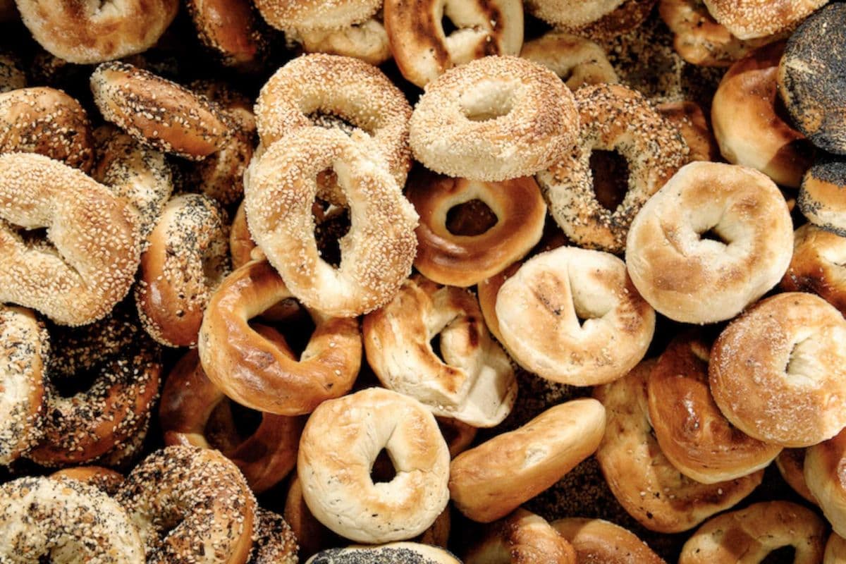 Fresh Bagels (12 Pack)